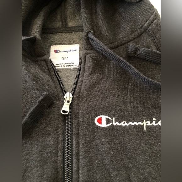 Champion Heavy Hoodie & Beanie Combination. Like new. Size Small. - Picture 2 of 8